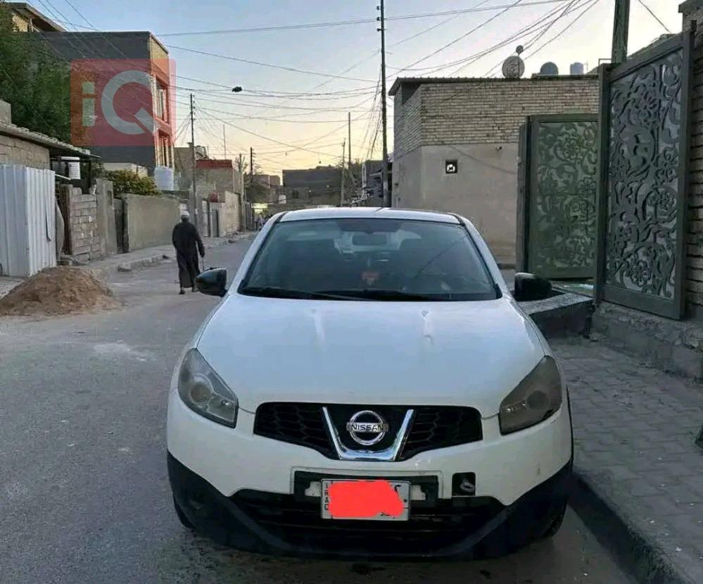 نيسان قاشقاي